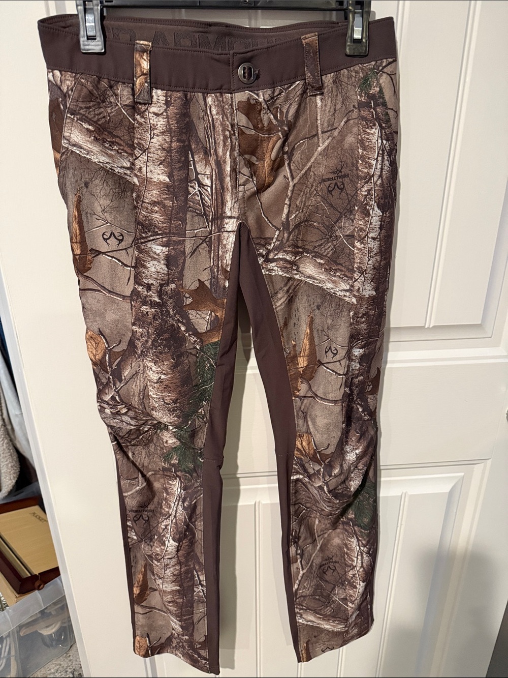 Women’s Under Armour storm camouflage pants